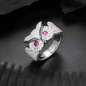 Anillo de Lujo con Diseño de Búho y Diamantes, Ojos de Gema Rosa, Anillo de Animal con Incrustaciones de Circonitas, Anillo de Moda con Pavé de Circonitas - Product Image 1