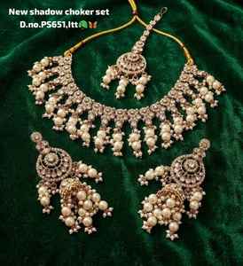 Conjunto de Collar Gargantilla de Perlas Chapado en Oro para Novia, Pendientes y Maang Tikka, Hecho a Mano, Étnico, de Alta Calidad, Última Moda, Regalo para Fiesta de Boda - Product Image 1