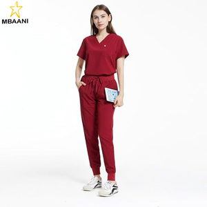 ชุดสครับสำหรับผู้หญิง - เสื้อสครับยืดหยุ่นพร้อมกางเกง 8 กระเป๋า, เอวยางยืดแบบโยคะ, ป้องกันรอยยับ, ทรงเข้ารูป - Product Image 3