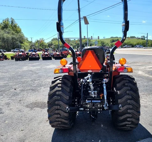 TRACTOR PEQUEÑO DE GRAN POTENCIA 2026 BAD BOY, CARGADOR 4025 LISTO PARA USO MULTIFUNCIONAL - Product Image 2