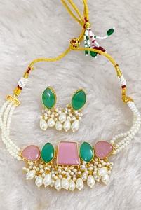 Conjunto de Collar Étnico de Latón Chapado en Oro para Mujer con Cuentas de Imitación de Perla y Circonita para Boda - Product Image 1