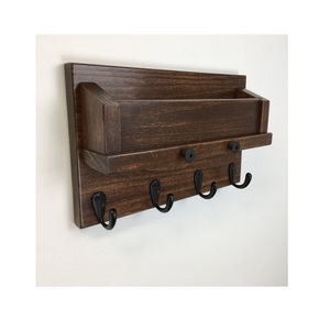 Porte-clés en bois raffiné pour l'organisation domestique, conçu pour des entrées bien rangées avec une sophistication décorative - Product Image 2