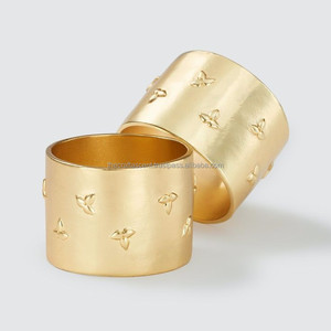 Anneaux de serviette et porte-serviettes en aluminium doré personnalisés avec logo sur mesure, faits à la main, de luxe, écologiques, ronds et décoratifs pour mariage - Product Image 5