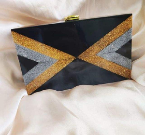 Bolsos de Mano de Resina Personalizables para Mujer, Opciones Multicolores con Decoración de Perlas para Fiestas y Bodas, Hechos a Mano por MULTI CRAFT - Product Image 5