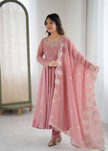 Women Ethnic Motifs Embroidered Regular Thread Work <b>Kurta</b> with Pant & With Dupatta - Product Image 4