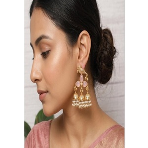 Aretes de Moda con Baño de Oro y Piedras de Moissanita de Alta Calidad, Estilo Tradicional para Fiestas y Bodas - Product Image 1