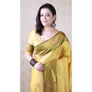 Conjunto de Sari de Seda Suave Amarillo con Diseño Floral y Bordado Zari para Mujer - Product Image 3