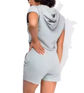 Ensemble 2 pièces tricoté en coton pour femme : crop top à capuche et short, couleur unie, respirant, décontracté, idéal printemps-été - Product Image 4