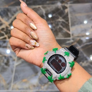 Montre numérique en acier inoxydable avec boîtier rond en moissanite glacée, bracelet en résine, style luxueux, cadeau unisexe - Product Image 3