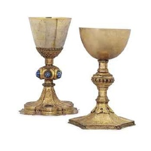Cáliz de latón de alta calidad hecho a mano, también disponible en colores personalizados con diseño grabado. Artículos religiosos de latón de alta calidad. - Product Image 1