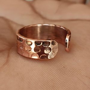 Anillo de Cobre Natural, Diseño Clásico Hecho a Mano, Ideal para Uso Personal y Regalos Especiales - Product Image 1