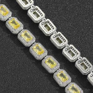 Cadena Cubana Moderna Estilo Hip Hop con Brillantes Diamantes CZ para Moda Urbana, Ropa de Calle y Atuendos para Festivales de Música - Product Image 3
