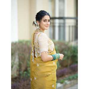 Saree de soirée avec broderie séquentielle et cordon - Product Image 1