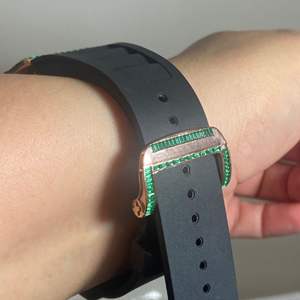 Reloj de Joyería Hip Hop con Diamantes Moissanite Cultivados en Laboratorio, Corte Redondo VVS, Correa de Goma, Reloj Mecánico Hecho a Mano - Product Image 3