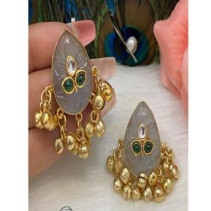 Aretes Jhumki con Acabado Dorado de Primera Calidad y Aspecto de Piedra para Mujeres y Chicas, Ideales para Looks de Noche y Fiestas - Product Image 1