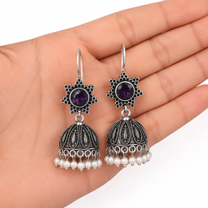 Boucles d'oreilles pendantes Jhumka vintage en argent oxydé avec améthyste et perles d'imitation en alliage de zinc pour femmes, vente en gros - Product Image 4