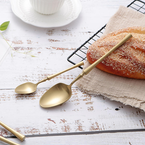 Cubiertos de lujo de metal dorado, juego de cubiertos de acero inoxidable PVD dorado para boda, cubiertos plateados con acabado de acero espejado. - Product Image 5