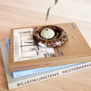 Plateau en marbre brun Pietra en forme de donut, plateau de service décoratif en pierre naturelle, décoration de luxe pour la maison - Product Image 5