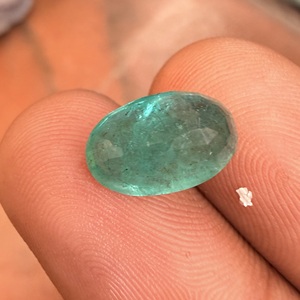 Piedra Preciosa de Esmeralda Zambiana Natural de 4.35 Quilates, Corte Ovalado Verde Intenso, Facetada, Suelta, para Joyería - Product Image 3