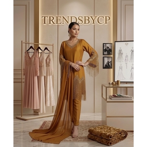 Conjunto de Kameez de Seda Color Mostaza de Lujo TrendsbyCP – Bordado Zardosi Dorado con Flecos de Cristal – Atuendo Festivo Premium de 3 Piezas - Product Image 2