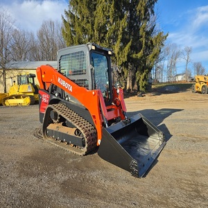 Chargeuse compacte sur chenilles Kubota SVL 75-2 d'origine, avec roulement et pompe, 75 kW, presque neuve, offrant des performances puissantes - Product Image 6