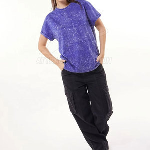 Camiseta de Mujer de Alta Calidad con Lavado Ácido, Algodón Premium, Corte Holgado, Estilo Moderno - Product Image 4