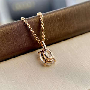 Colgante y Cadena con Diamante Ovalado Cultivado en Laboratorio IGI D-E-F VVS-VS en Oro de 14K, Oro Rosa, Oro Blanco y Plata de Ley - Product Image 5