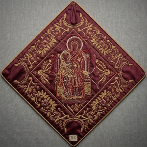 ชุดนักบวชไบแซนไทน์แบบสั่งทำพิเศษ พร้อมลายภาพพระกุมารเยซูและพู่ห้อย - Product Image 2