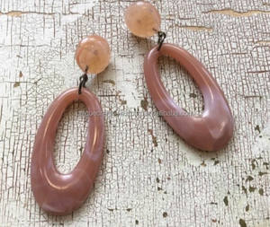 Boucles d'oreilles en résine classique de conception unique Accessoires de mode d'art moderne avec des modèles de modèles de fleurs océaniques pour l'artisanat - Product Image 1