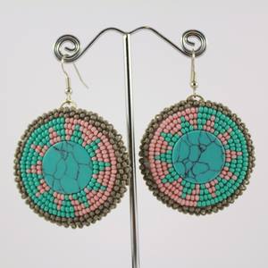Pendientes de cuentas de cristal con diseños artísticos para un look bohemio chic y ajuste cómodo - Product Image 6