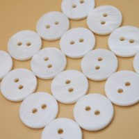 Kancing Mutiara Air Tawar Premium 2 Lubang Bulat Warna-warni untuk Menjahit Pakaian, Blazer, dan Mantel