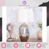 Lampe de table latérale en aluminium finition nickel brillant, 100 % qualité garantie, d'origine indienne, pour éclairage intérieur et décoration intérieure, au meilleur prix