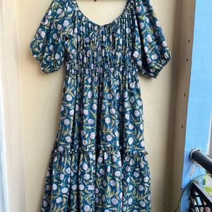 Vestido midi casual verde para mujer, con escote corazón, mangas abullonadas, estampado floral, tela de algodón, vestido largo maxi a precio de fábrica. - Product Image 1