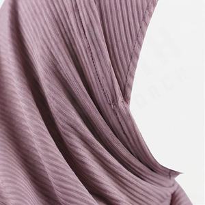 Pañuelo Hijab de Poliéster Crepé Liso para Invierno, Venta al por Mayor, Color Personalizado, Largo, para Mujer Musulmana, Suave, Premium, Modesto, para la Cabeza - Product Image 4