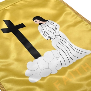 Banderola de la Orden de la Fe del Amaranto, Bandera Ceremonial Personalizada de Seda Reutilizable Ecológica Dorada con Emblema de Cruz y Flecos - Product Image 2