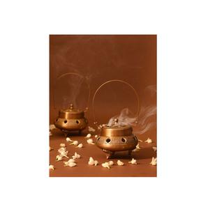 Quemador de incienso metálico elegante, pieza tradicional con estilo, ideal para mejorar la experiencia de fragancia en el hogar y la belleza del interior. - Product Image 1