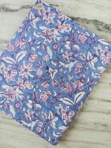 Tissu en coton 100% imprimé à la main style classique, tricoté à motifs floraux, pour la confection de robes, matériaux textiles vintage pour vêtements - Product Image 2