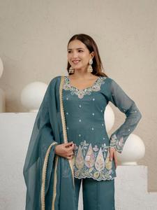 Vêtements et accessoires ethniques : Kurti en soie froissée avec sequins, Palazzo cousu et Dupatta à dentelle sur quatre côtés (NW 3104) - Product Image 5