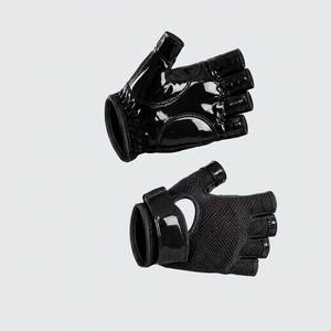 Guantes de agarre para pole dance para mujer, ofrecen un manejo seguro, tela suave, soporte cómodo y ropa versátil para clases de pole dance. - Product Image 3