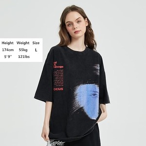 เสื้อยืดโอเวอร์ไซส์สีดำผ้าฝ้าย แขนสั้น คอกลม ทรงพอดีตัว สไตล์สตรีท พิมพ์ลายด้านหลัง - Product Image 4
