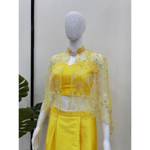 Conjunto de Fiesta Estilo Dhoti Listo para Usar con Koti y Choli Hecho de Poliéster - Product Image 3
