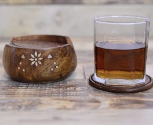 Juego de 6 posavasos artesanales de madera de calidad de exportación con diseño clásico de la marca Beads Art - Product Image 2