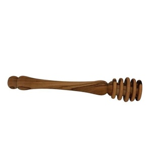 Bâtonnet à badigeonner réutilisable en bois, outil de cuisine rustique, en bois naturel fait main, disponible chez Worldwide Supply - Product Image 1