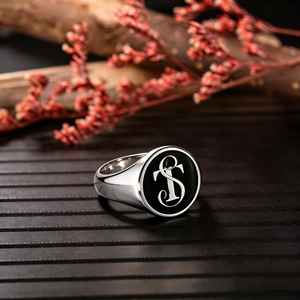 Bague d'École BOJ 065 Personnalisée sur Mesure pour Diplômé Universitaire, Bague de Fin d'Études Secondaires ou Universitaires pour Femme avec Pierre de Naissance en Argent 925 – Nouveauté Tendance - Product Image 3