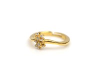 Bague Fleur en Or Jaune et Zircon, Design Minimaliste, Sertissage Clos, Coupe Ronde Brillante, Unisexe, Cadeau de Mariage et Fiançailles, Usage Quotidien