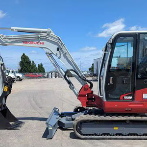 Mini-excavatrice compacte sur chenilles Takeuchi TB260 pour la construction, l'agriculture et l'aménagement paysager - Product Image 2