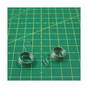 X55821051 PIEZAS DE MÁQUINA DE COSER DOMÉSTICA HOGAR LOOPER SUPERIOR PARA BLANCO - Product Image 1