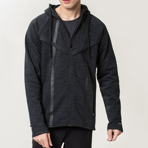 Veste à capuche noire entièrement zippée pour homme, avec empiècements contrastés et poches verticales zippées, vêtements de sport décontractés - Product Image 5