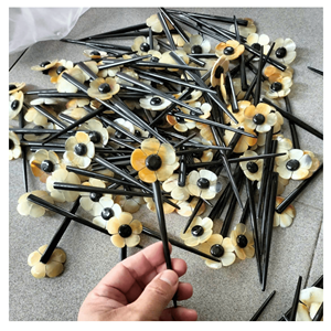 Épingles à cheveux élégantes en acétate de cellulose faites à la main, décoratives, pour usage quotidien, dans des vases blancs - Product Image 6