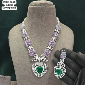 Parure de bijoux de mariage en argent poli avec pierres géométriques taille trilune, collier à maillons ovales perlés et boucles d'oreilles assorties – Fournisseur - Product Image 1